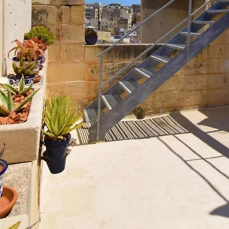 شقة Boutique Maltese Apartment - Character, Views, A/C Cospicua