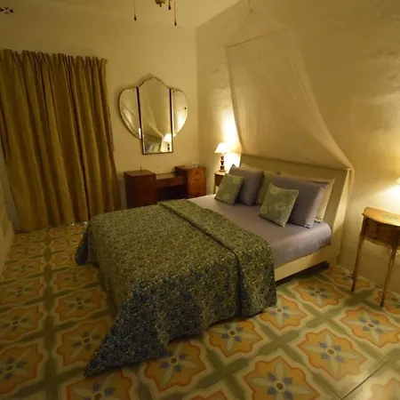 Boutique Maltese Apartment - Character, Views, A/C