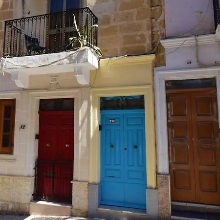 Boutique Maltese Apartment - Character, Views, A/C