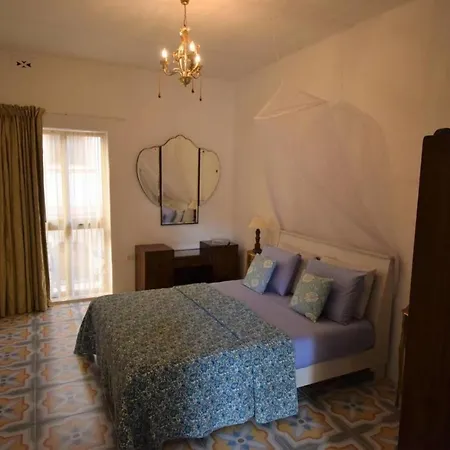 Boutique Maltese Apartment - Character, Views, A/C