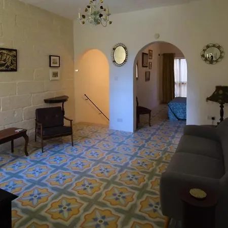 Boutique Maltese Apartment - Character, Views, A/C
